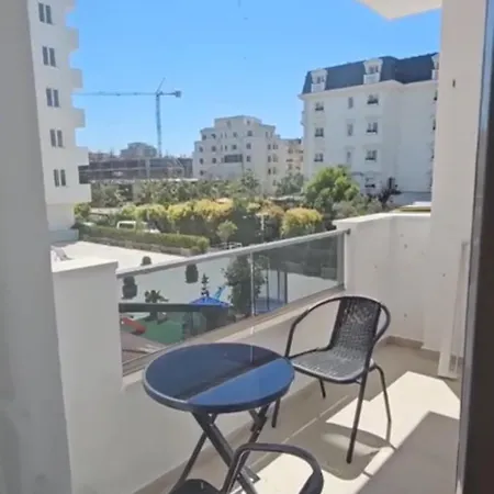 Blue Sky アパート